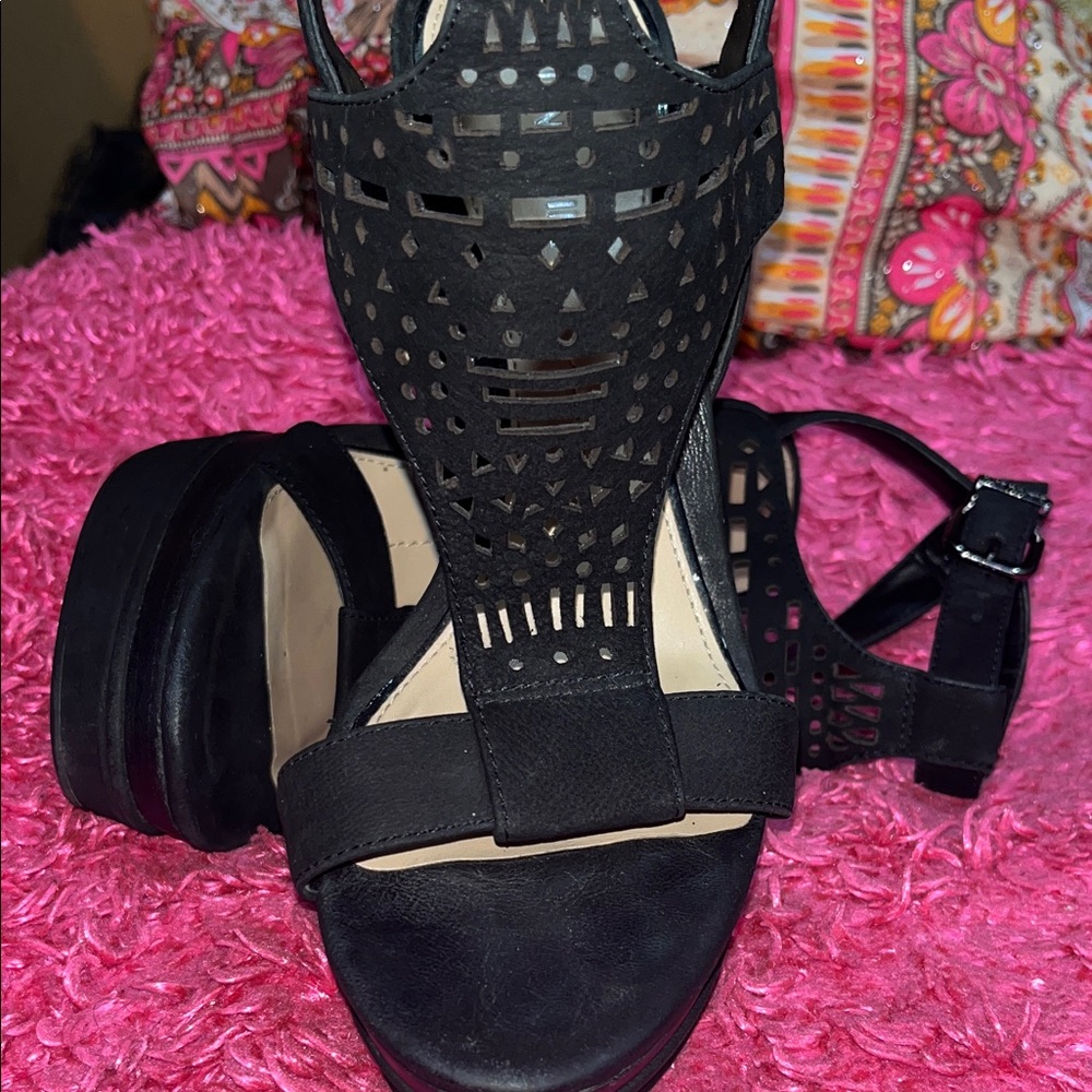 GIANNI BINI - Women's Black Laser-Cut Platform Sandals (SZ.8)